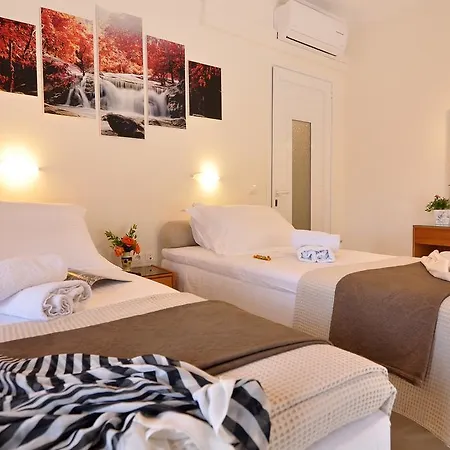 Rolandos Apartment