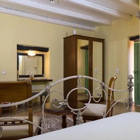 De Loulia Hotel 4*