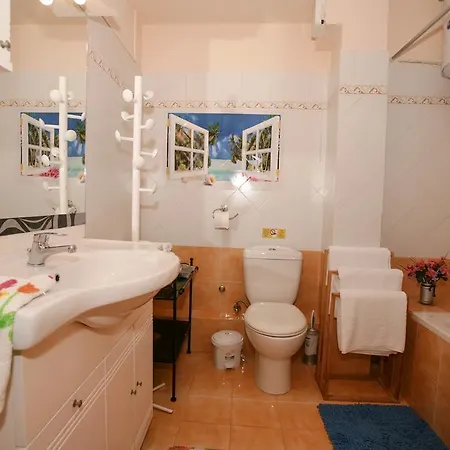 Tritsa House, 3-bedroom Next To Corfu Town And Airport Apartment