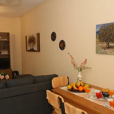 Tritsa House, 3-bedroom Next To Corfu Town And Airport Apartment *