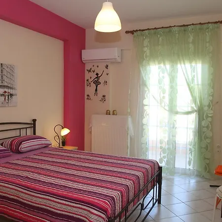 Tritsa House, 3-bedroom Next To Corfu Town And Airport Apartment