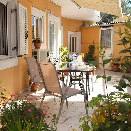 Tritsa House, 3-bedroom Next To Corfu Town And Airport Apartment