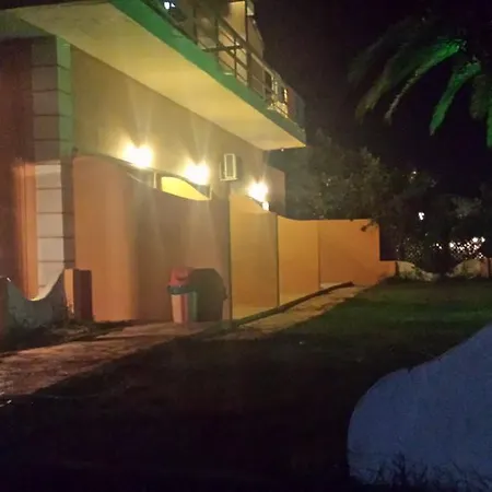 Nikolas Club Kávos