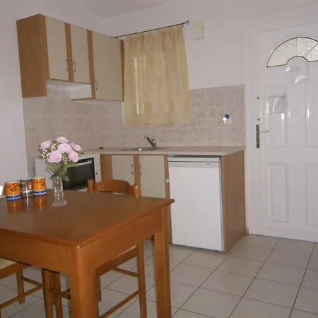 Christakis Hotel 2*