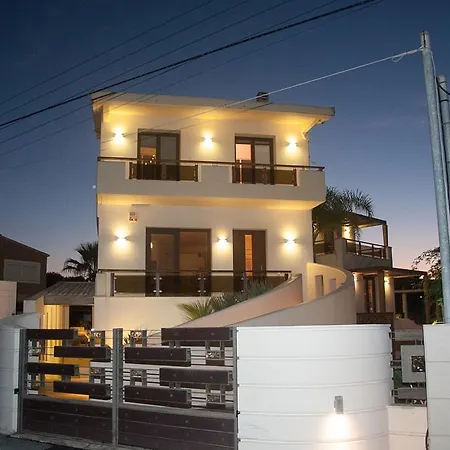 Tasos Villa *