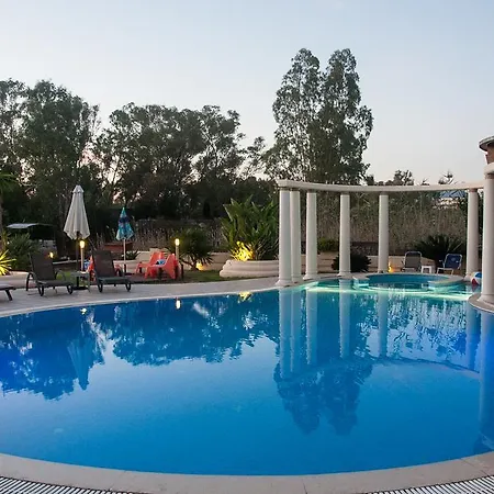 Tasos Villa *
