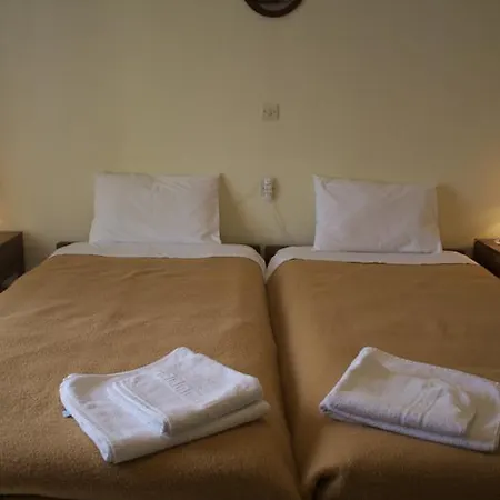 Mazis Aparthotel 3*