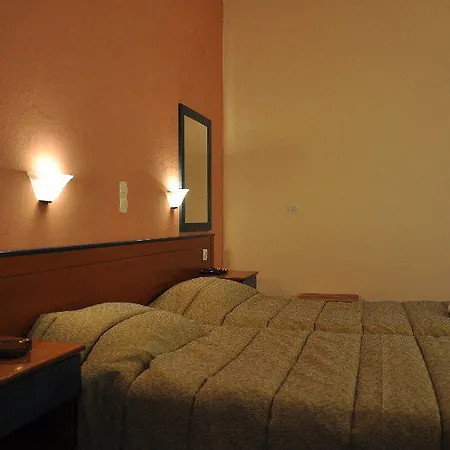 Hotel Pyrros 2*