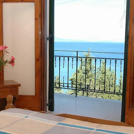 Andreas Apartment Mpoukaris