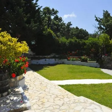 Irene Aparthotel