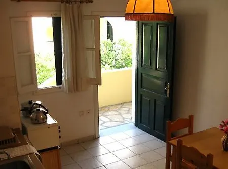 Front Salvanos Aparthotel 2*