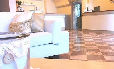 Aurora Beach Hotel 2*