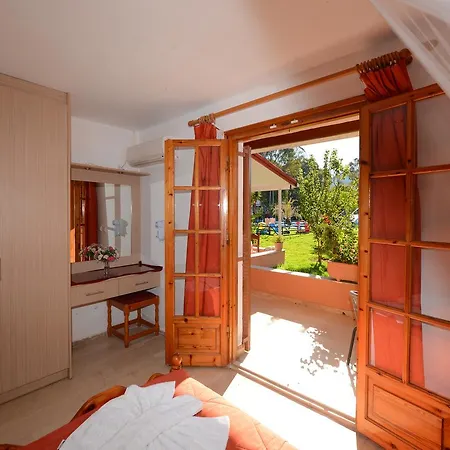 Charlies Venus Aparthotel Roda (Corfu)