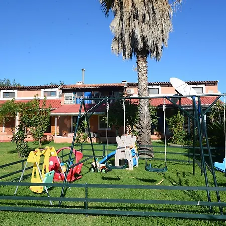 Charlies Venus Aparthotel 3*