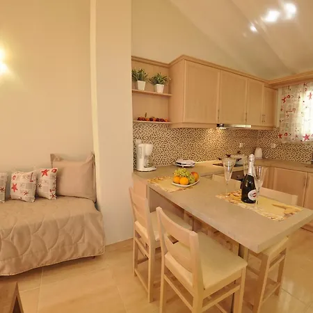 Aparthotel Mazis 3*