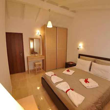 Aparthotel Mazis 3*