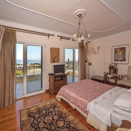 Ellania Villa