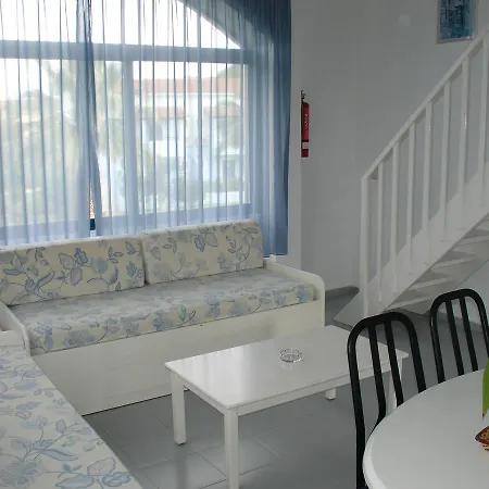 Govino Bay Aparthotel 3*