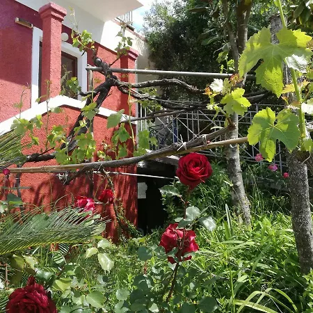 Madalenas Bed & Breakfast *