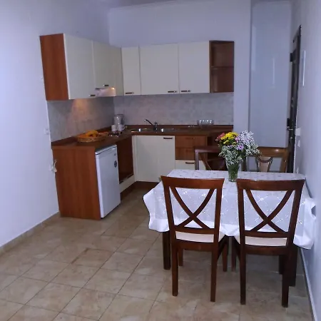 Apartment Nikki's & Moraitika