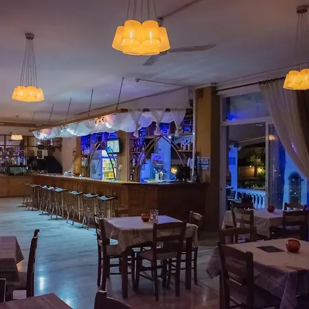 Chandris Aparthotel 3*