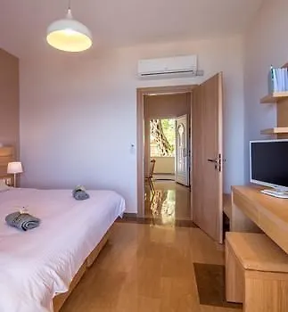 Hotel Krouzeri Beach 2*