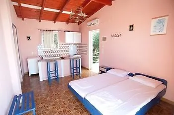Paradise Apartments *