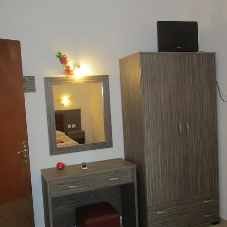 House Luxury Aparthotel