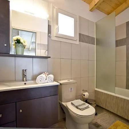 Palapart Gikas And Hotel 2*