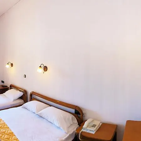 Hotel Regina Vasilatika (Corfu)