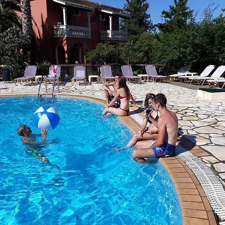 Pierhouse Yachting 3*