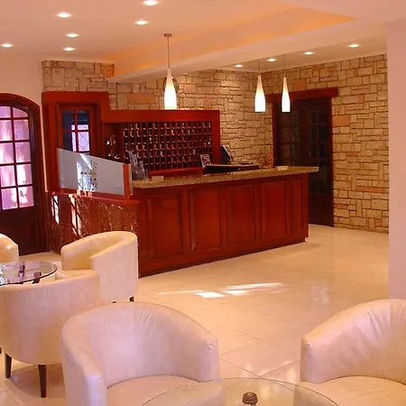 Philippos Hotel 2*