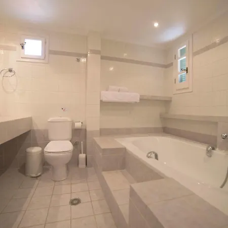 Hotel Century 4*