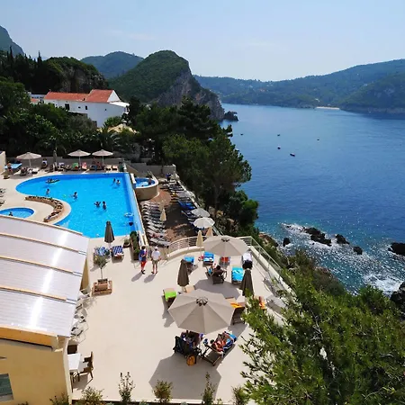 Akrotiri Beach 5*