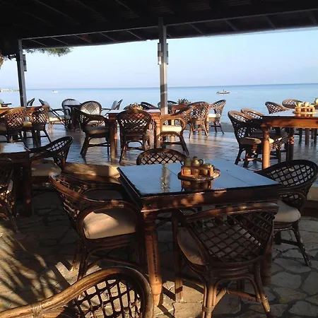 Ninos On The Beach