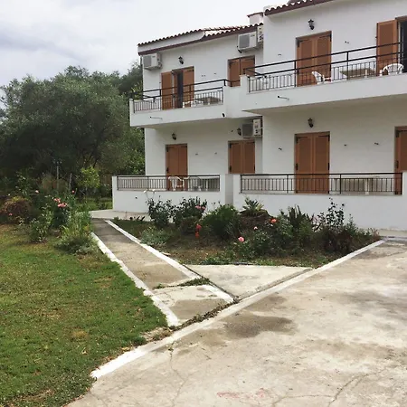 Captains & Apartment Kavos
