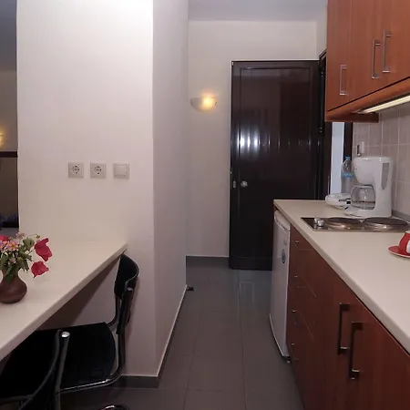 Nikolaos House 2*