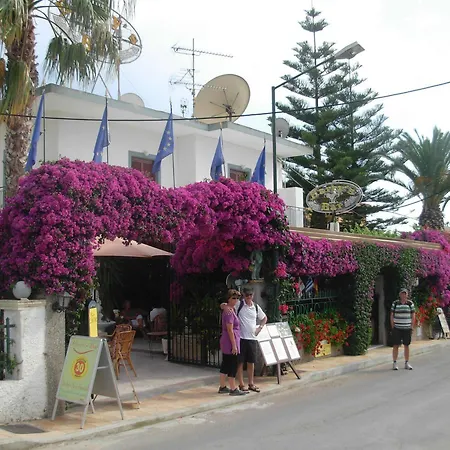Aparthotel Harry's Bar & 1 2*