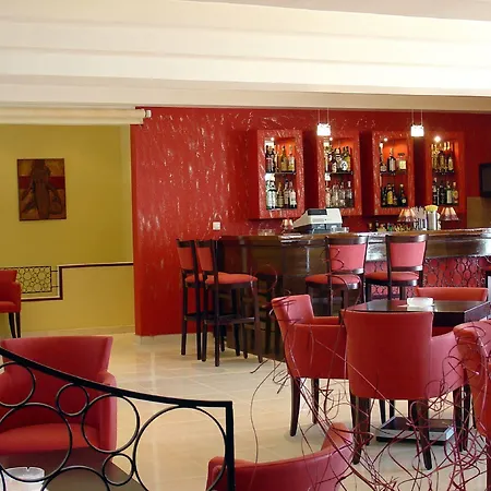Oasis Hotel 3*