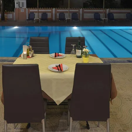 Angelina & Aparthotel 3*