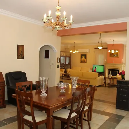 Georgina Holiday home