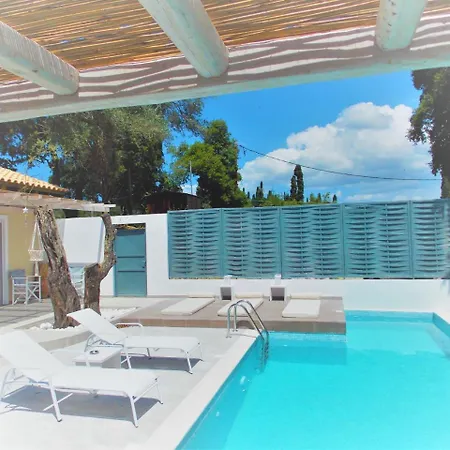 Nikos * Kastellanoi (Parelioi, Corfu)