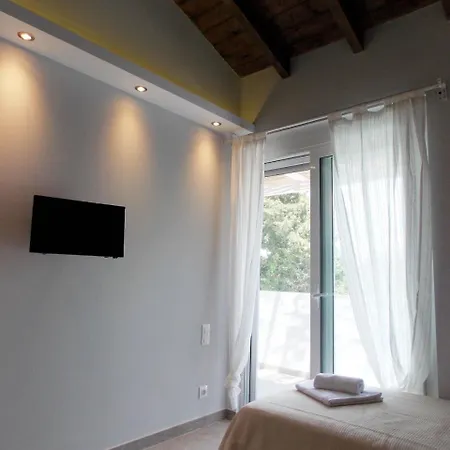 Villa Nikos Kastellanoi (Parelioi, Corfu)