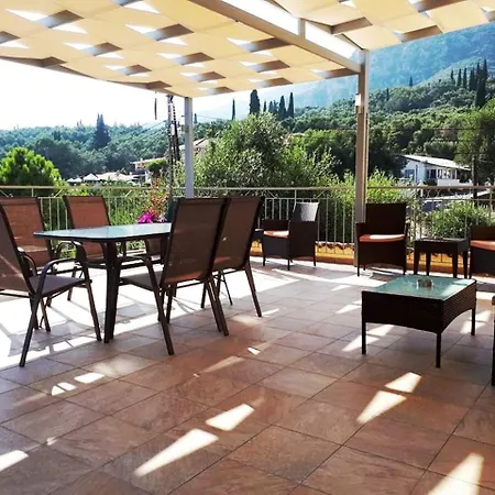 Anemona Aparthotel *