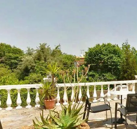 Pyrros Hotel 2*