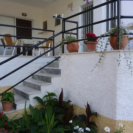 Kostas Apartment *