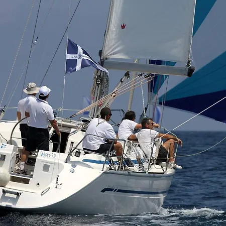 Pierhouse Yachting Aparthotel 3*