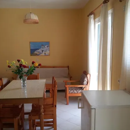 Front Salvanos Aparthotel 2*