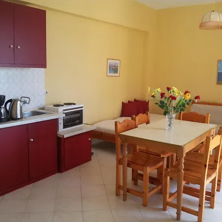 Front Salvanos Aparthotel 2*
