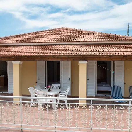 Hotel Elias & Vasili House 2*